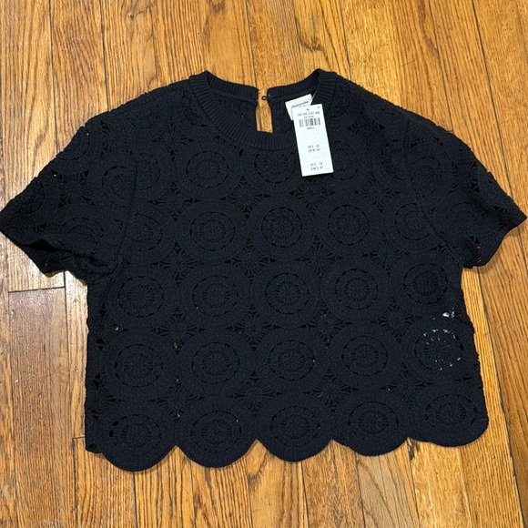 Abercrombie & Fitch Tops - NWT Abercrombie & Fitch cropped crochet eyelet floral top black blouse Small
